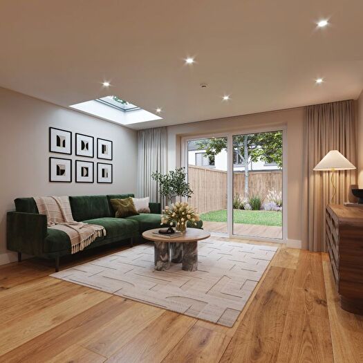 4 Bedroom Property For Sale In Twickenham Green, London Square Twickenham, TW2