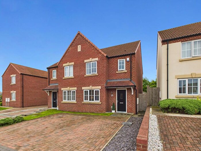 3 Bedroom Semi-Detached House For Sale In Ringrose Garth, Cottingham, HU16