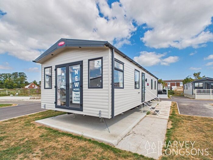 2 Bedroom Park Home For Sale In Faversham Road, Seasalter, Whitstable, CT5
