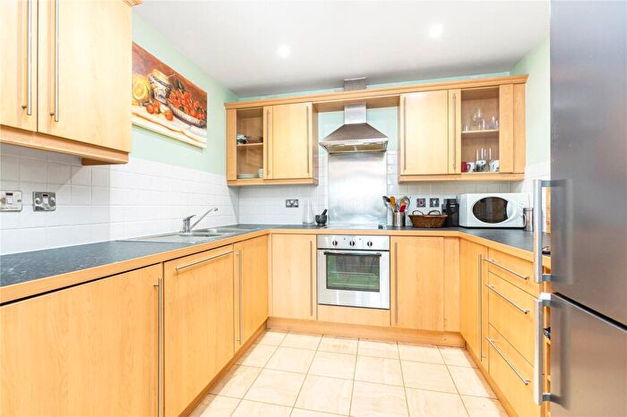 1 Bedroom Apartment To Rent In Broomfield Street, E14