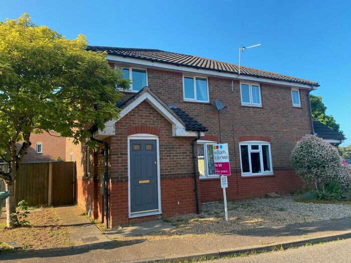 3 Bedroom Semi-Detached House To Rent In Broadgate, Taverham, Norwich, NR8
