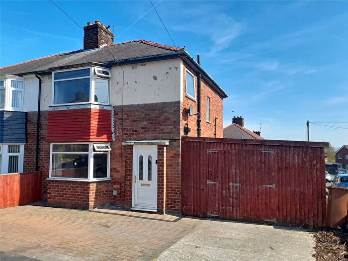 3 Bedroom Semi-Detached House For Sale In Delyn Road, Greenfield, Holywell, Flintshire, CH8