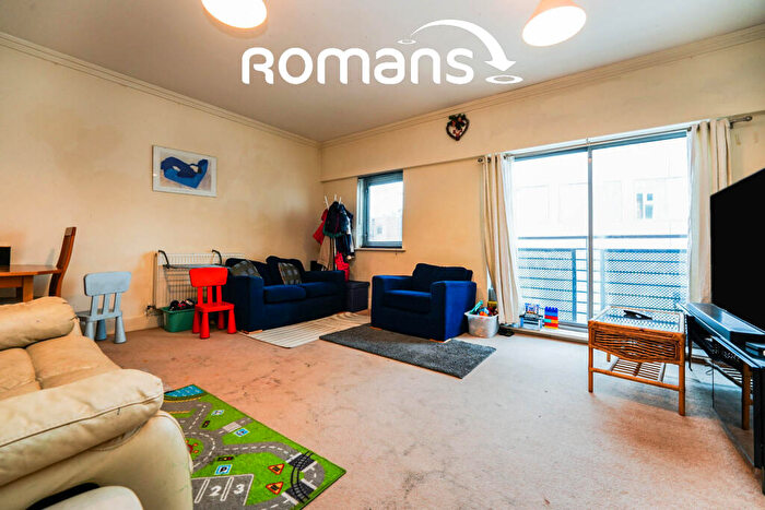 2 Bedroom Flat To Rent In Linden Court, Holbrook Way, Swindon, SN1