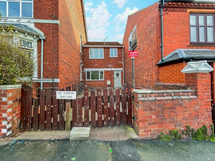 3 Bedroom Semi-Detached House To Rent In Victoria Road, Quarry Bank, Brierley Hill DY5