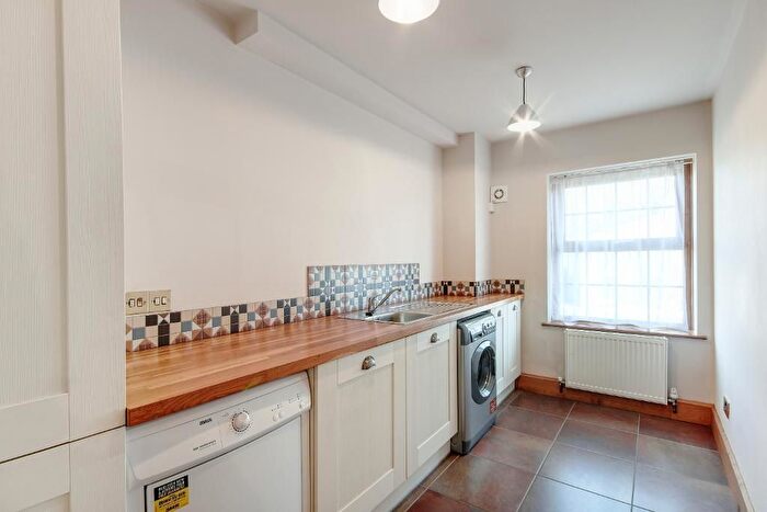 4 Bedroom Detached House For Sale In Shadoxhurst Road, Woodchurch, Kent, TN26