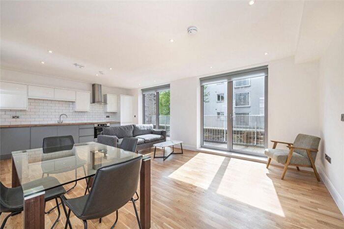 2 Bedroom Flat To Rent In Denmark Road, Camberwell, SE5