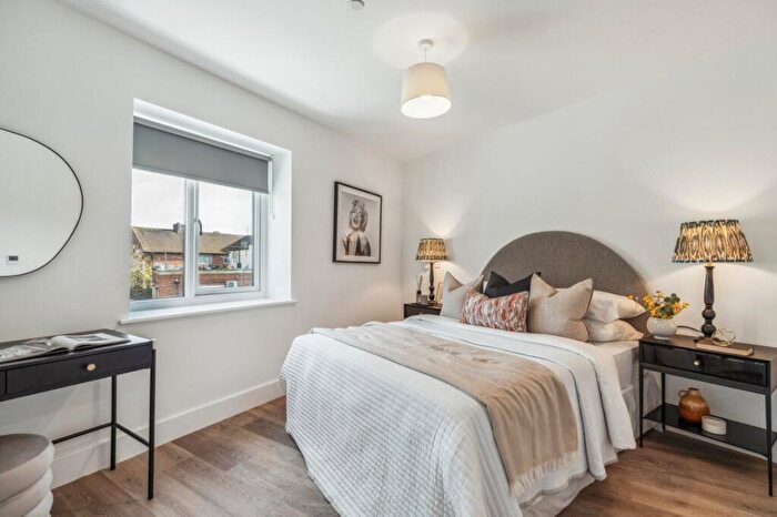 1 Bedroom Apartment To Rent In Bath Road, Slough, Berkshire, SL1