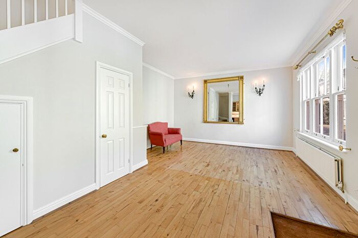 2 Bedroom Detached House To Rent In Elm Park Lane, London, SW3