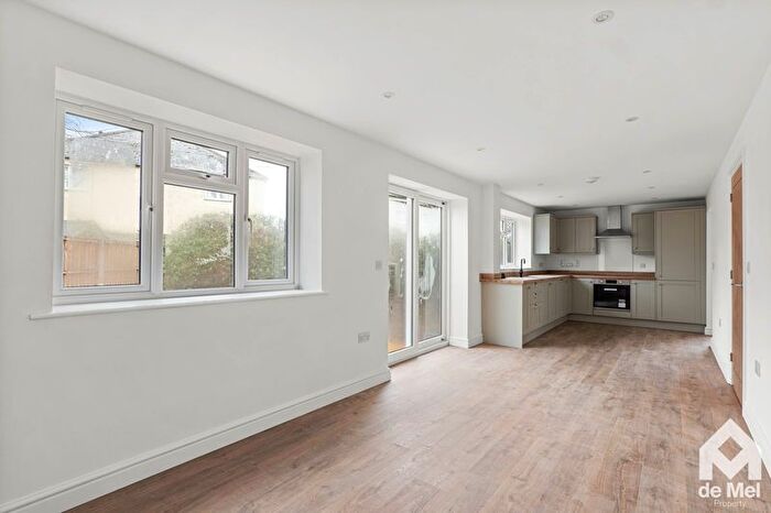 2 Bedroom Detached House For Sale In School Road, Hampton, Evesham, WR11