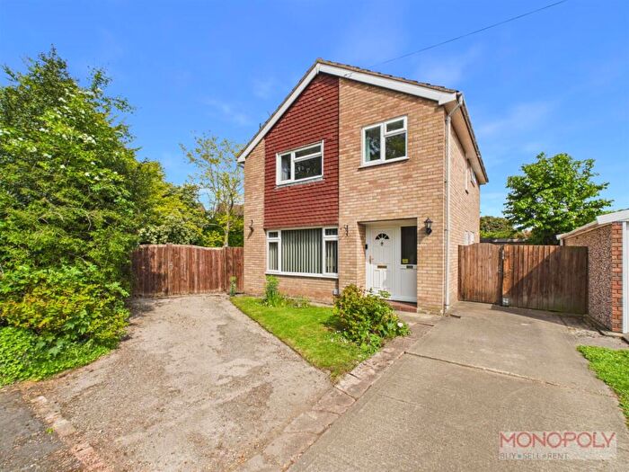 4 Bedroom Detached House For Sale In Hayfield Drive, Gresford, Wrexham, LL12