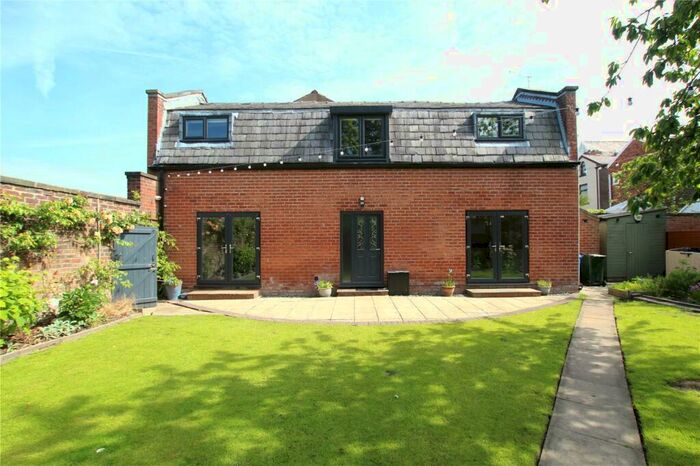 3 Bedroom End Of Terrace House To Rent In Alexandra Street, Heywood, Greater Manchester, OL10