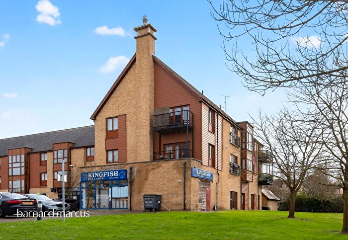 2 Bedroom Flat For Sale In Pelman Way, Epsom, KT19