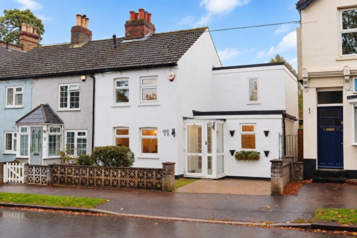 3 Bedroom End Of Terrace House For Sale In Oakley Road, Bromley, Kent, BR2
