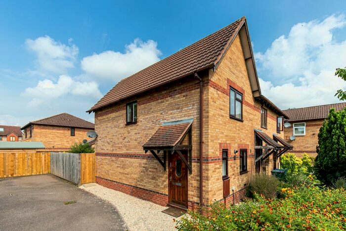 2 Bedroom End Of Terrace House To Rent In Spruce Drive, Bicester, OX26