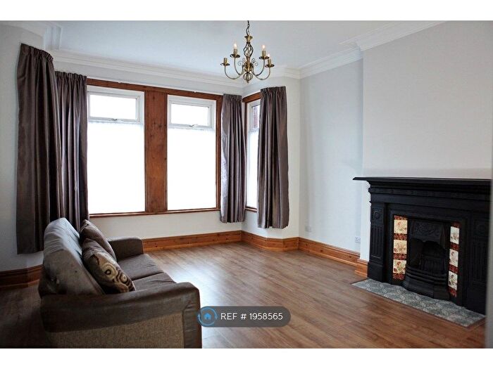 1 Bedroom Flat To Rent In Lathom Road, Southport, PR9