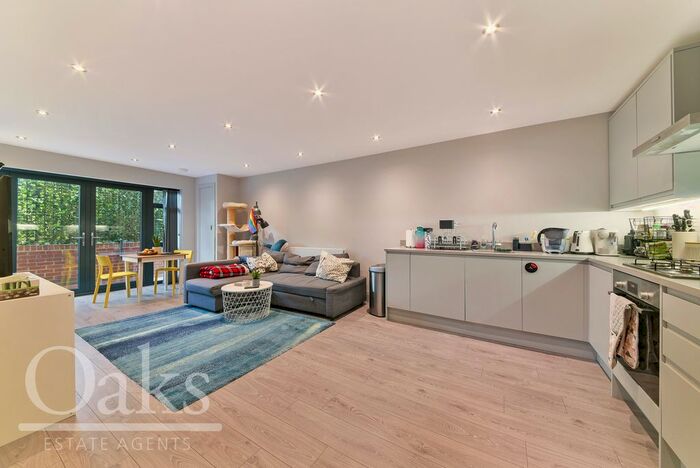 2 Bedroom Flat To Rent In Tavistock Road, Croydon, CR0