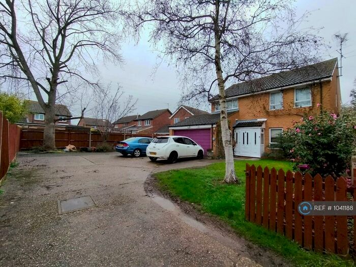 4 Bedroom Detached House To Rent In Stilton Close, Lower Earley, Reading, RG6