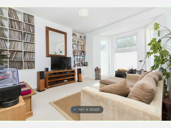 1 Bedroom Flat To Rent In Alexandra Drive, London, SE19