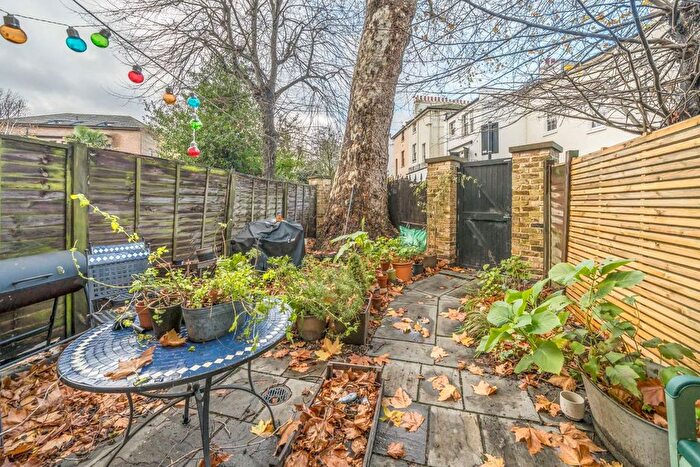 1 Bedroom Flat For Sale In Crane Grove, London, N7