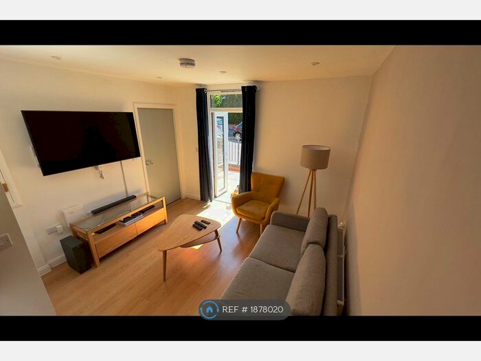 1 Bedroom Flat To Rent In Napier House, Luton, LU1