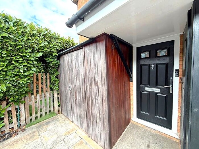 1 Bedroom Terraced House For Sale In Briarwood Close, Lower Feltham, TW13