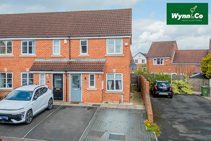 2 Bedroom Town House For Sale In Gleneagles Court, Normanton, WF6