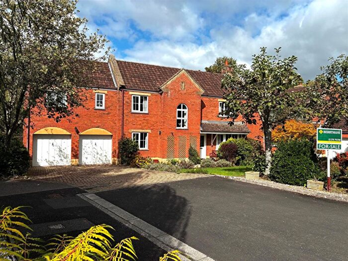 5 Bedroom Property For Sale In The Willows, Brent Knoll, TA9