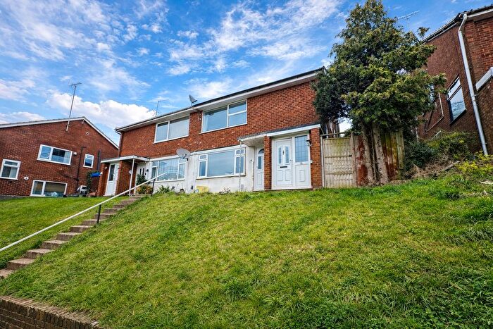 2 Bedroom Maisonette To Rent In Porlock Drive, Luton, Bedfordshire, LU2