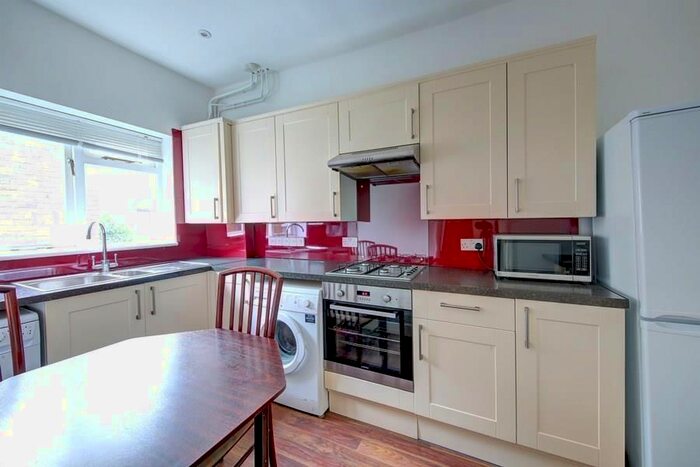 4 Bedroom Flat To Rent In Lambrook Terrace, London, SW6