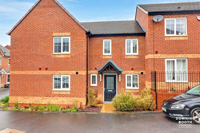 2 Bedroom Town House For Sale In Oakway Drive, Woodville, Swadlincote - Well Presented Two Bedroom Home, DE11