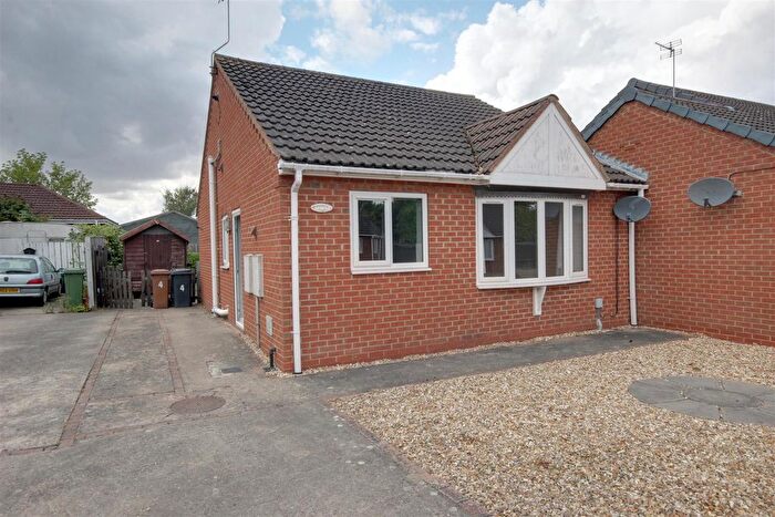 2 Bedroom Bungalow For Sale In Elswick Gardens, Barton-Upon-Humber, DN18