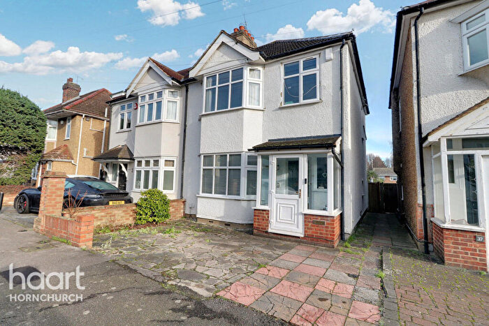 3 Bedroom Semi-Detached House To Rent In Arundel Road, Romford, RM3