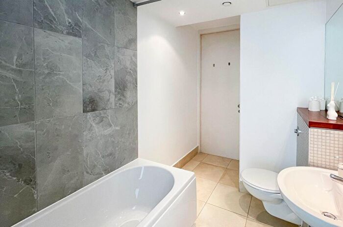 1 Bedroom Apartment To Rent In Burton Place, Castlefield, Manchester, M15
