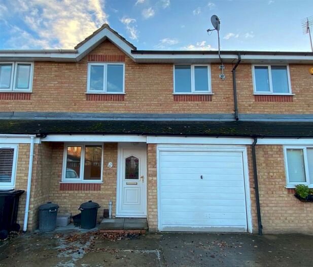 3 Bedroom Terraced House To Rent In Webster Close Hornchurch Essex, RM12