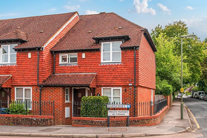3 Bedroom End Terrace House For Sale In Barncroft, Farnham, Surrey, GU9