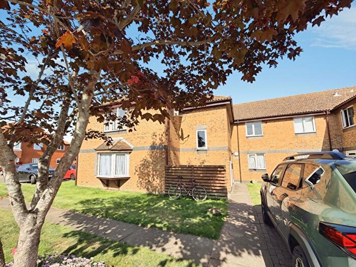 1 Bedroom Flat To Rent In Walcheren Close, Deal, Kent, CT14