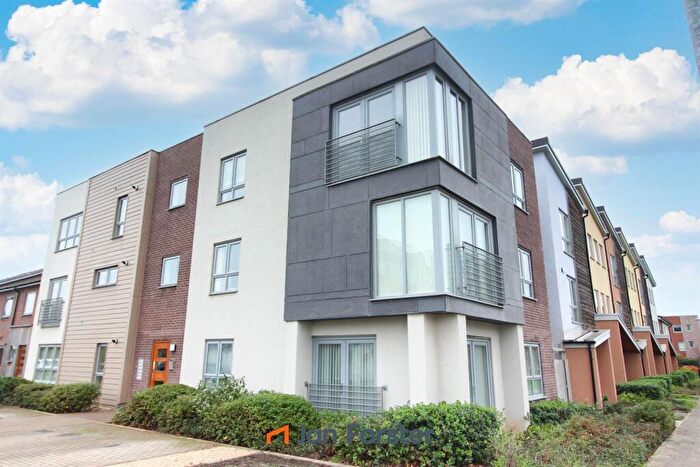 2 Bedroom Flat To Rent In February Courtyard, The Staithes, NE8