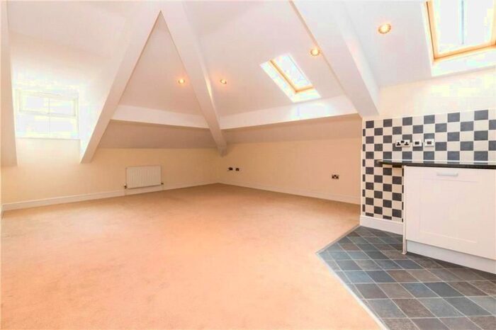 1 Bedroom Flat To Rent In Regent House, Market Place, Thirsk, YO7