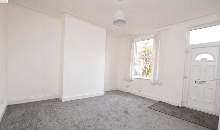 3 Bedroom Terraced House To Rent In Barton Place, Leeds, LS11