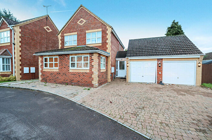 4 Bedroom Detached House For Sale In Old Dairy Court, Poynters Road, Dunstable, LU5