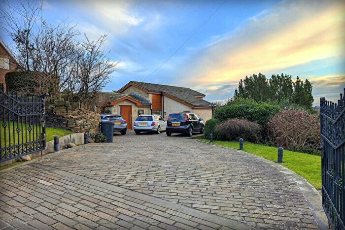 4 Bedroom Detached House For Sale In New Street, Clifton, Brighouse, West Yorkshire, HD6