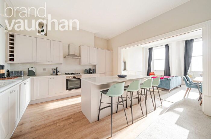 3 Bedroom Flat To Rent In Arundel Terrace, Brighton, East Sussex, BN2
