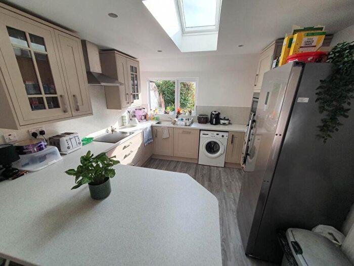 5 Bedroom House To Rent In Llanishen Street, Heath, CF14