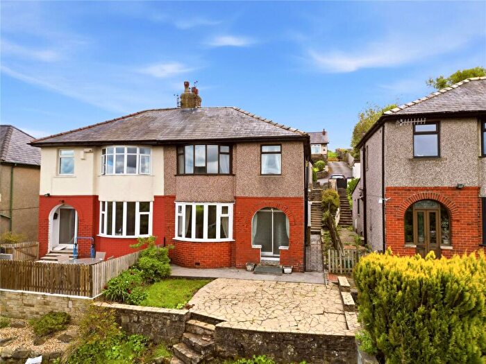 3 Bedroom Semi-Detached House For Sale In Skipton Road, Foulridge, Colne, Lancashire, BB8