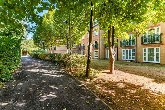 2 Bedroom Flat To Rent In Faraday Road, Guildford, GU1