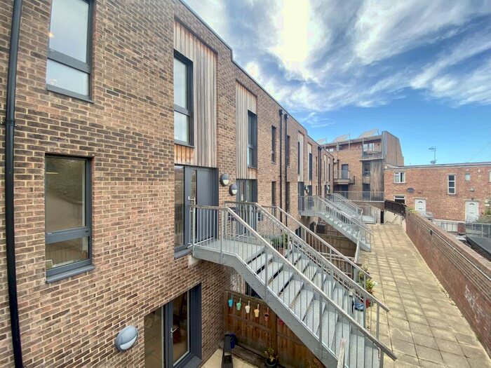 3 Bedroom Terraced House To Rent In Bedminster, Picture House Court, BS3