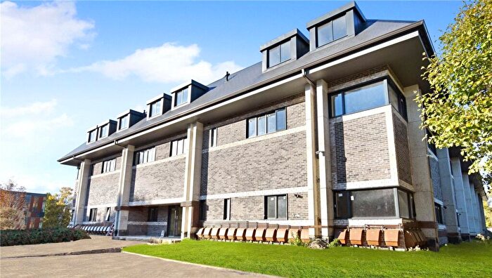 1 Bedroom Apartment To Rent In Emerald House, A London Road, Newbury, RG14