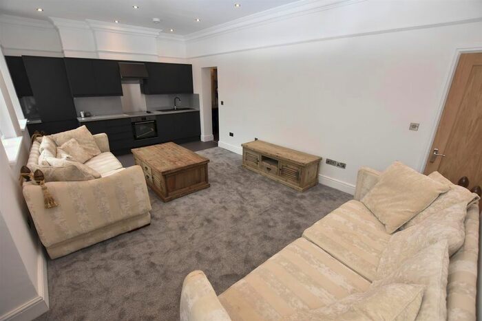 2 Bedroom Flat To Rent In Market Street, Stourbridge, DY8