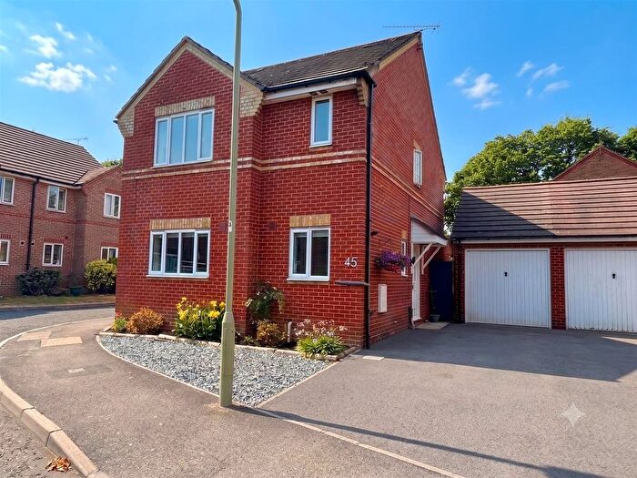 3 Bedroom Detached House For Sale In Sorrel Drive, Whiteley, PO15