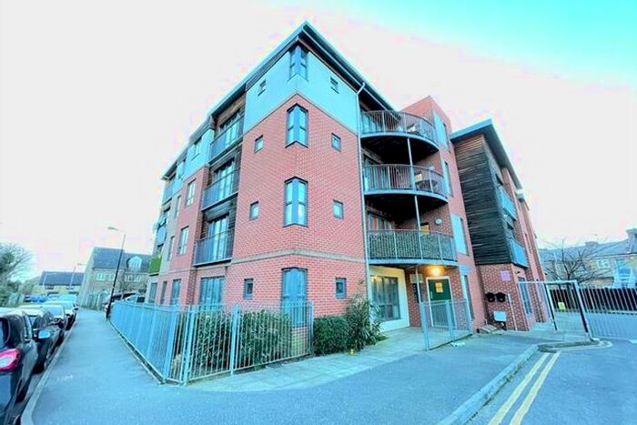 2 Bedroom Flat To Rent In Stephenson Road, London, E17